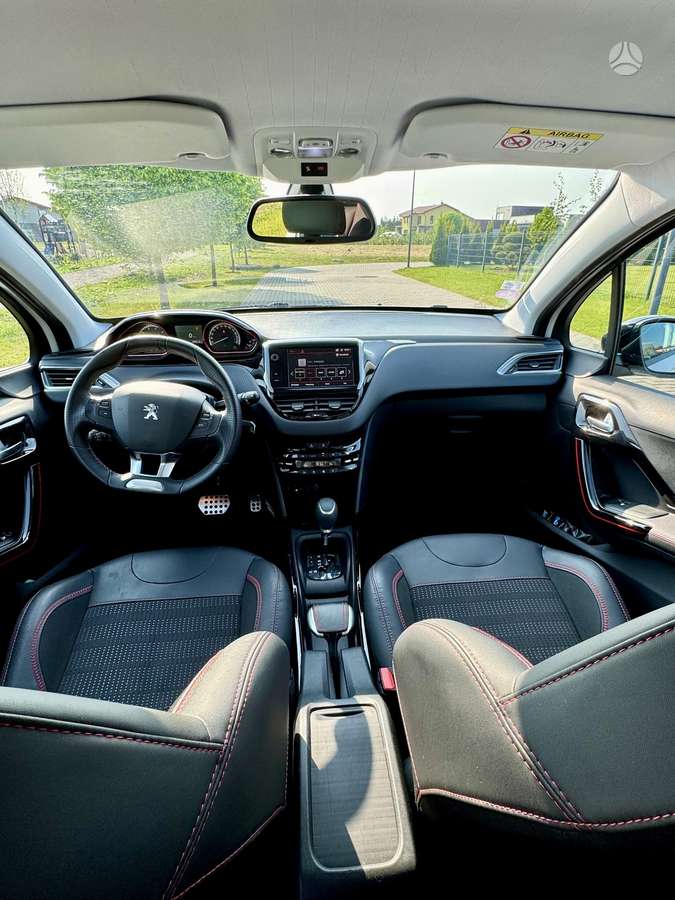 Peugeot 2008 - 8