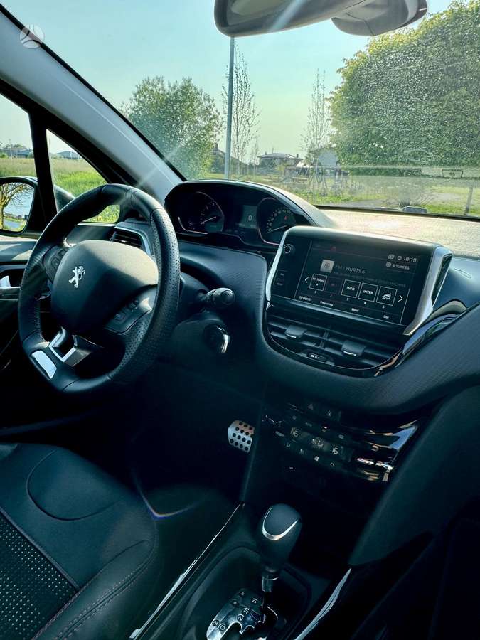 Peugeot 2008 - 11