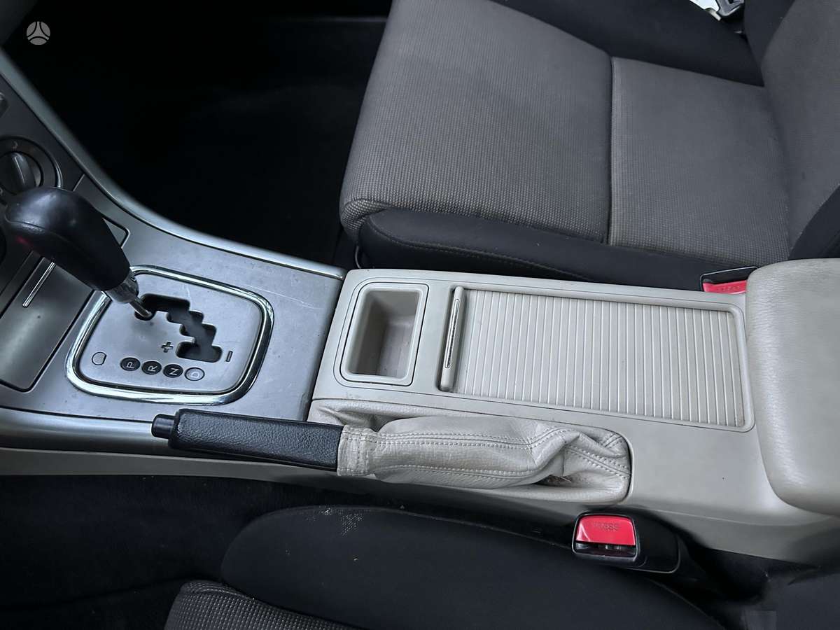 Subaru Legacy - 11