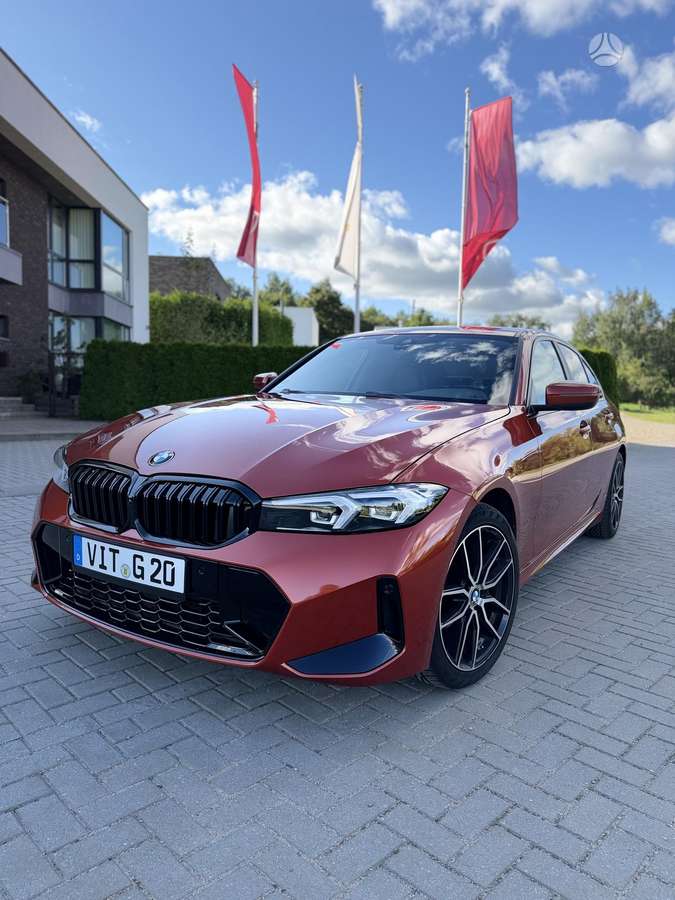 BMW 318, Седан