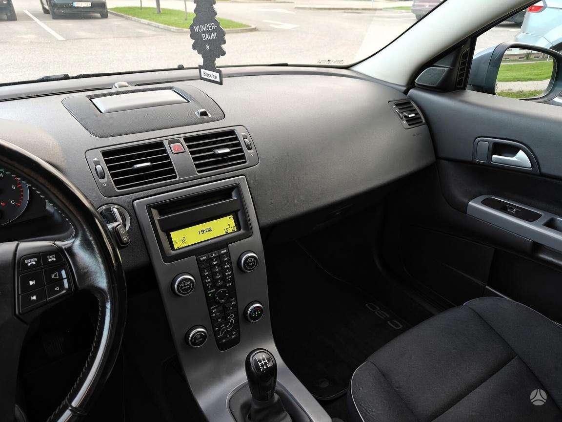 Volvo C30, 1.6 l., hatchback