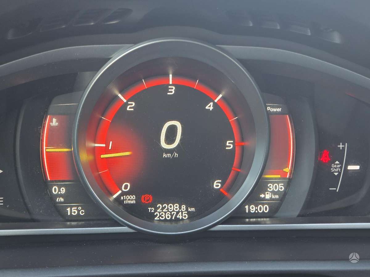 Volvo V40, 2.0 l., Хэтчбек