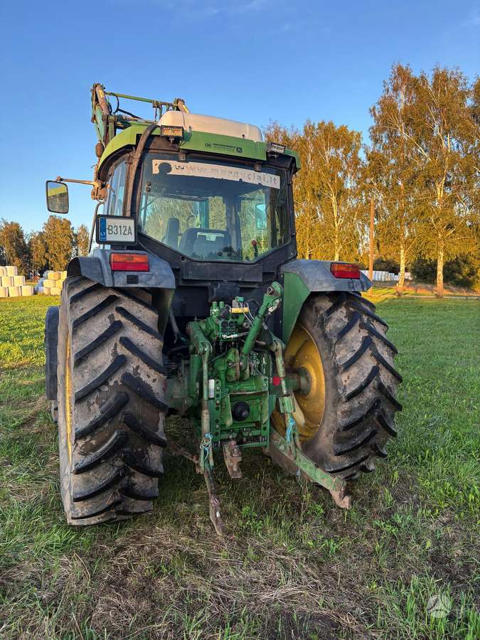 John Deere 6400, traktoriai