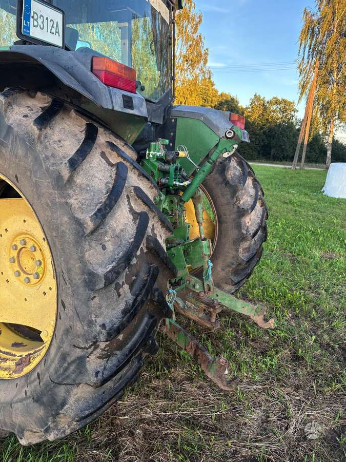 John Deere 6400, traktoriai