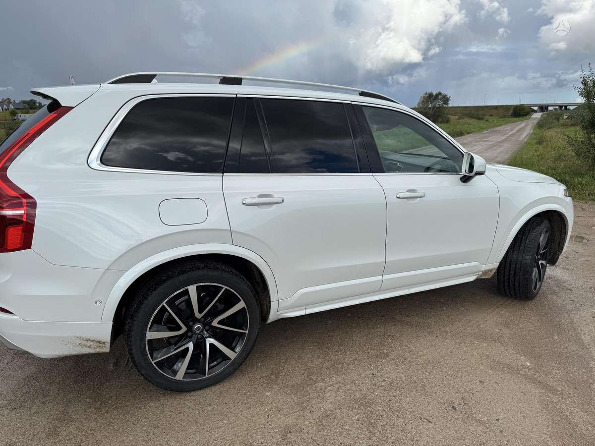 Volvo XC90 - 4