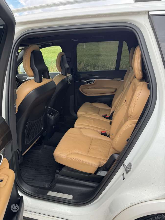 Volvo XC90 - 8