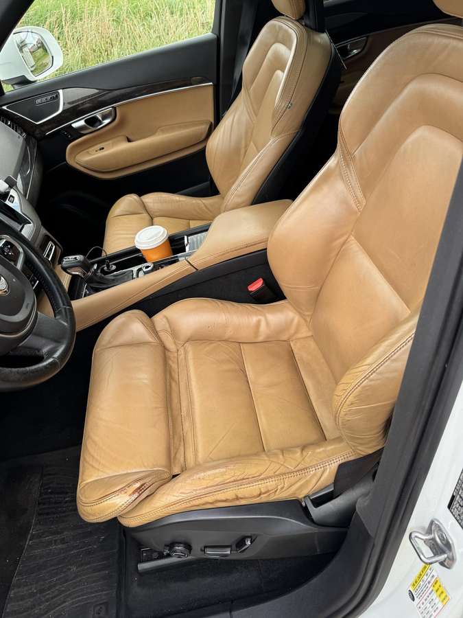 Volvo XC90 - 10