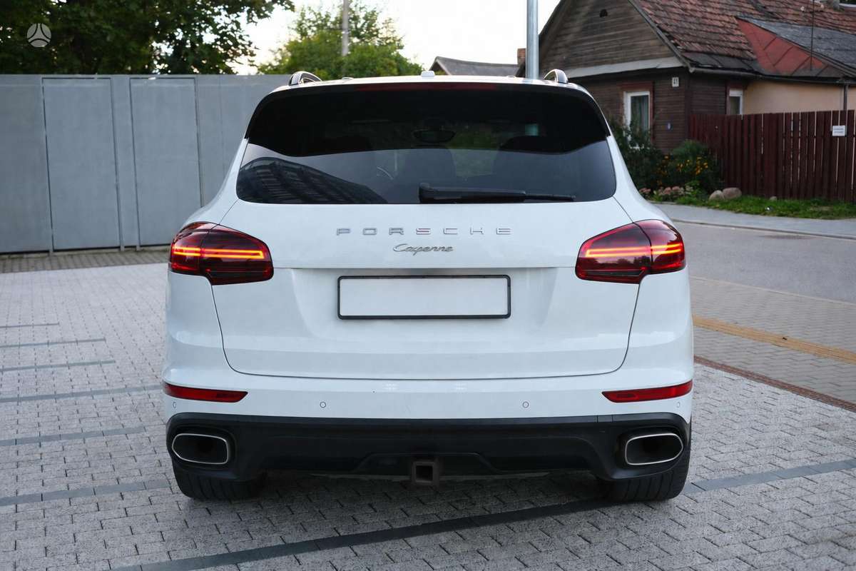 Porsche Cayenne - 6