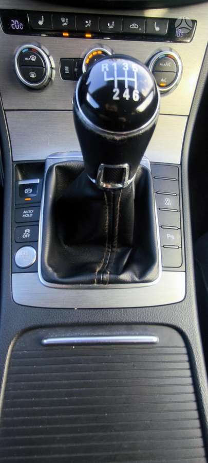 Volkswagen Passat - 11