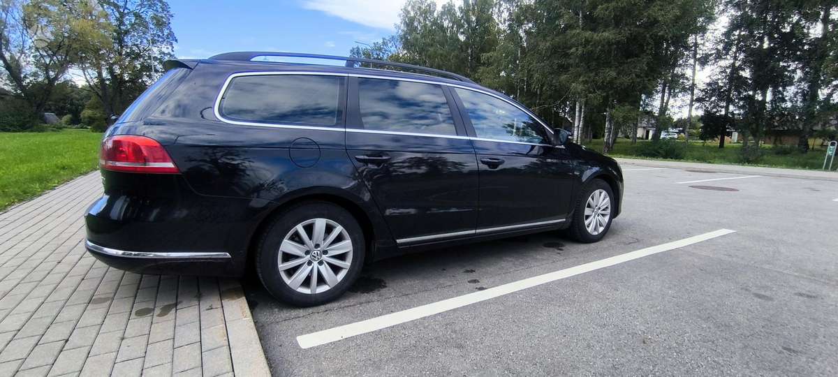 Volkswagen Passat - 4
