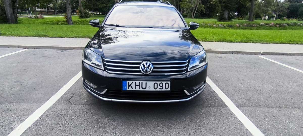 Volkswagen Passat - 1
