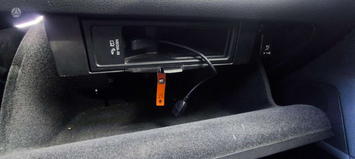 Volkswagen Passat - 10