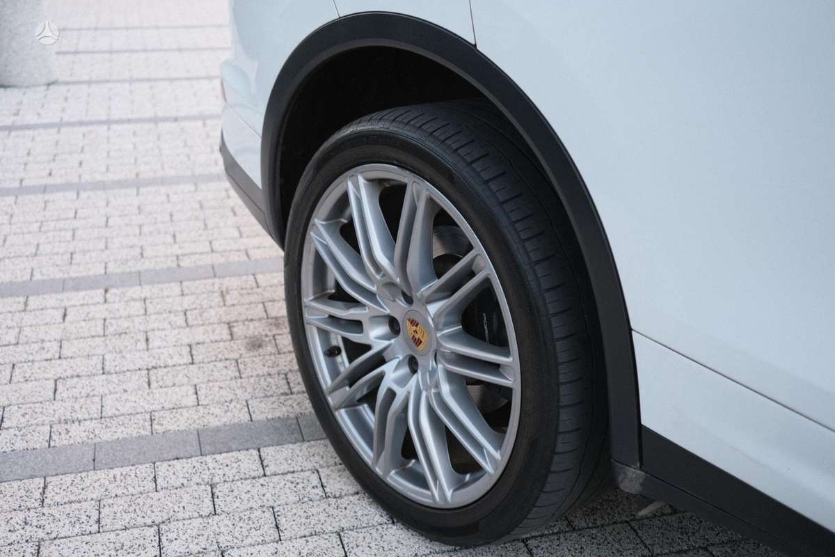 Porsche Cayenne - 7