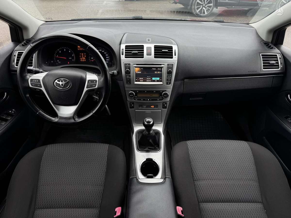 Toyota Avensis, 2.2 l., Универсал
