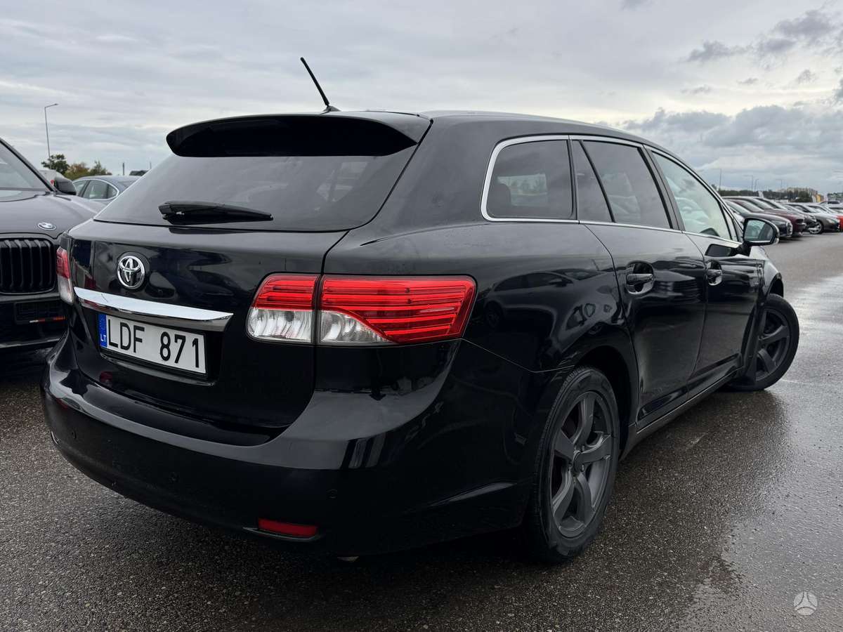 Toyota Avensis, 2.2 l., Универсал
