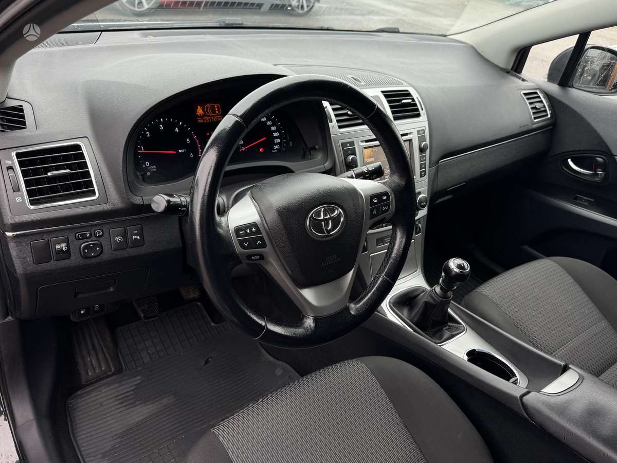 Toyota Avensis, 2.2 l., Универсал