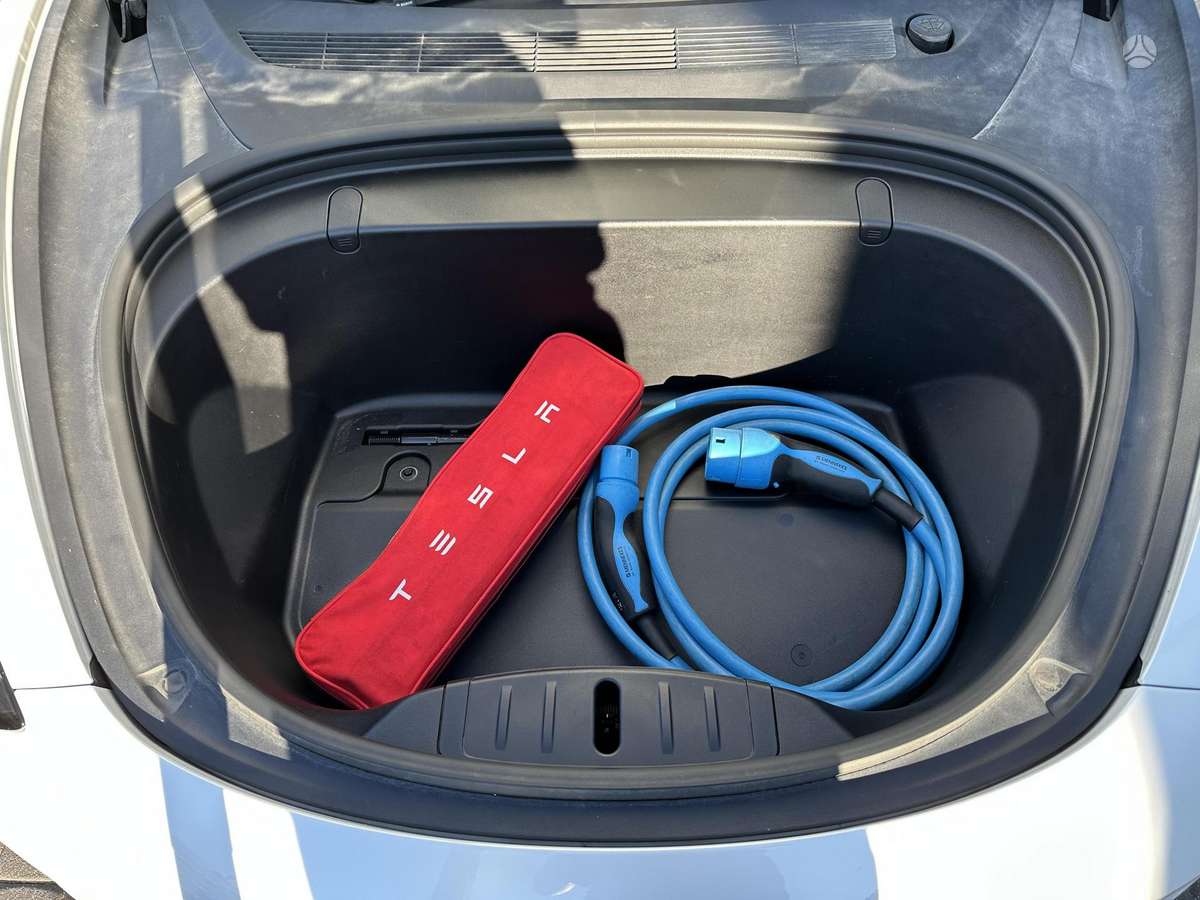Tesla Model 3, 81 кВт·ч, Хэтчбек