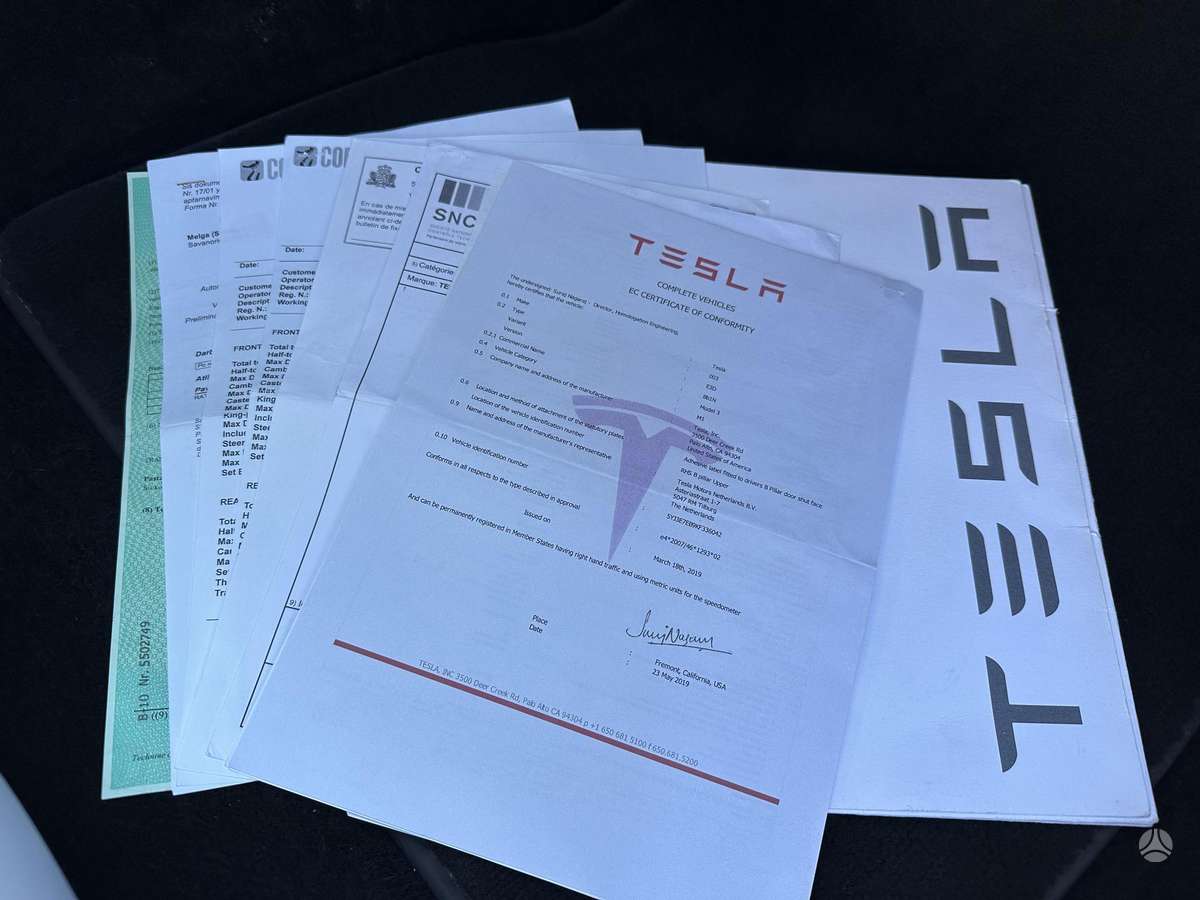 Tesla Model 3, 81 kWh, hatchback