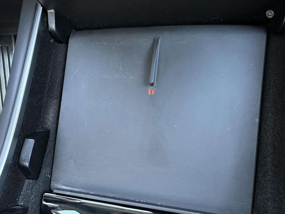 Tesla Model 3, 81 kWh, hatchback