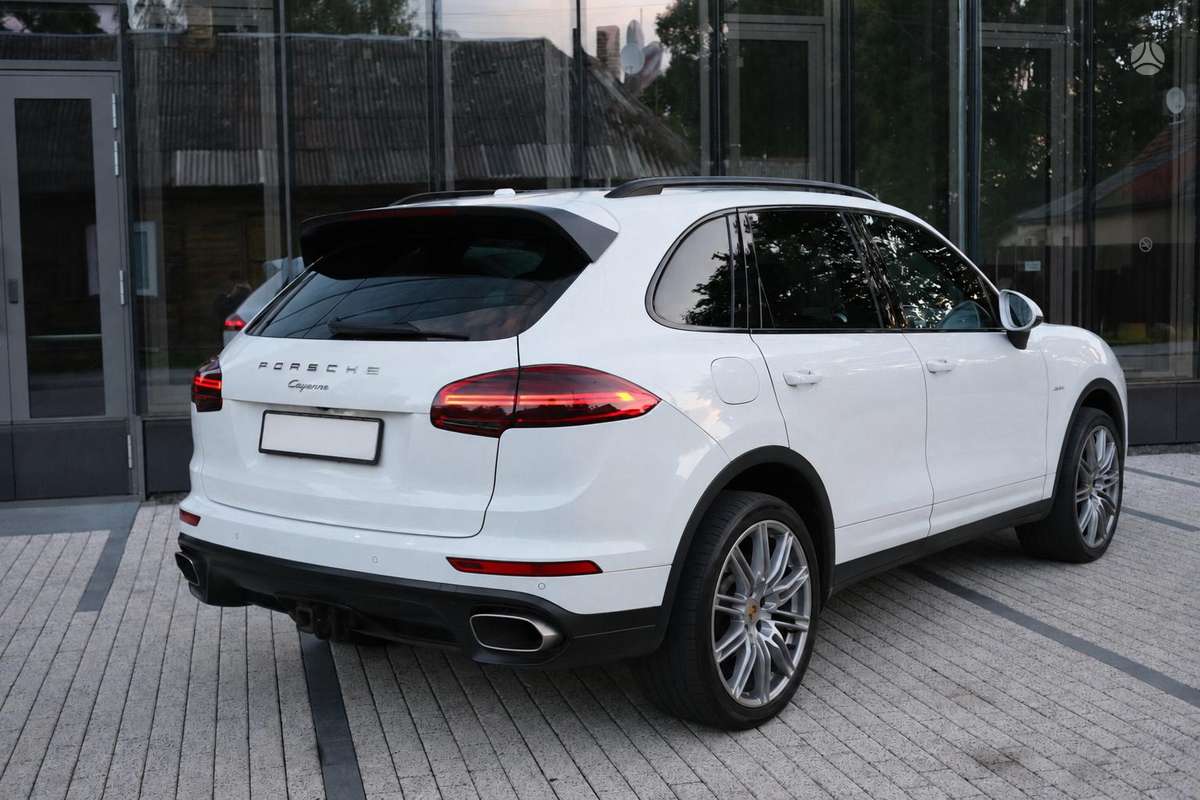 Porsche Cayenne - 5