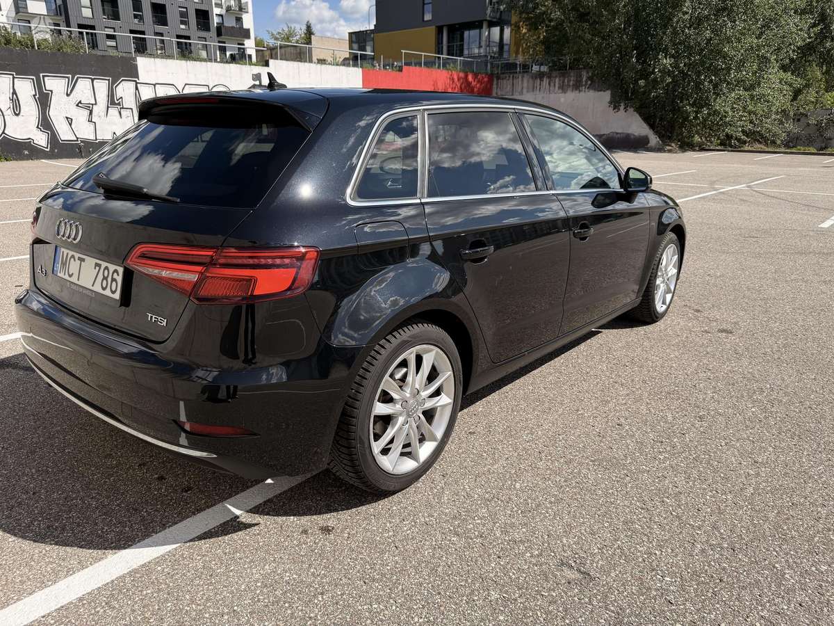 Audi A3, 1.5 l., hatchback