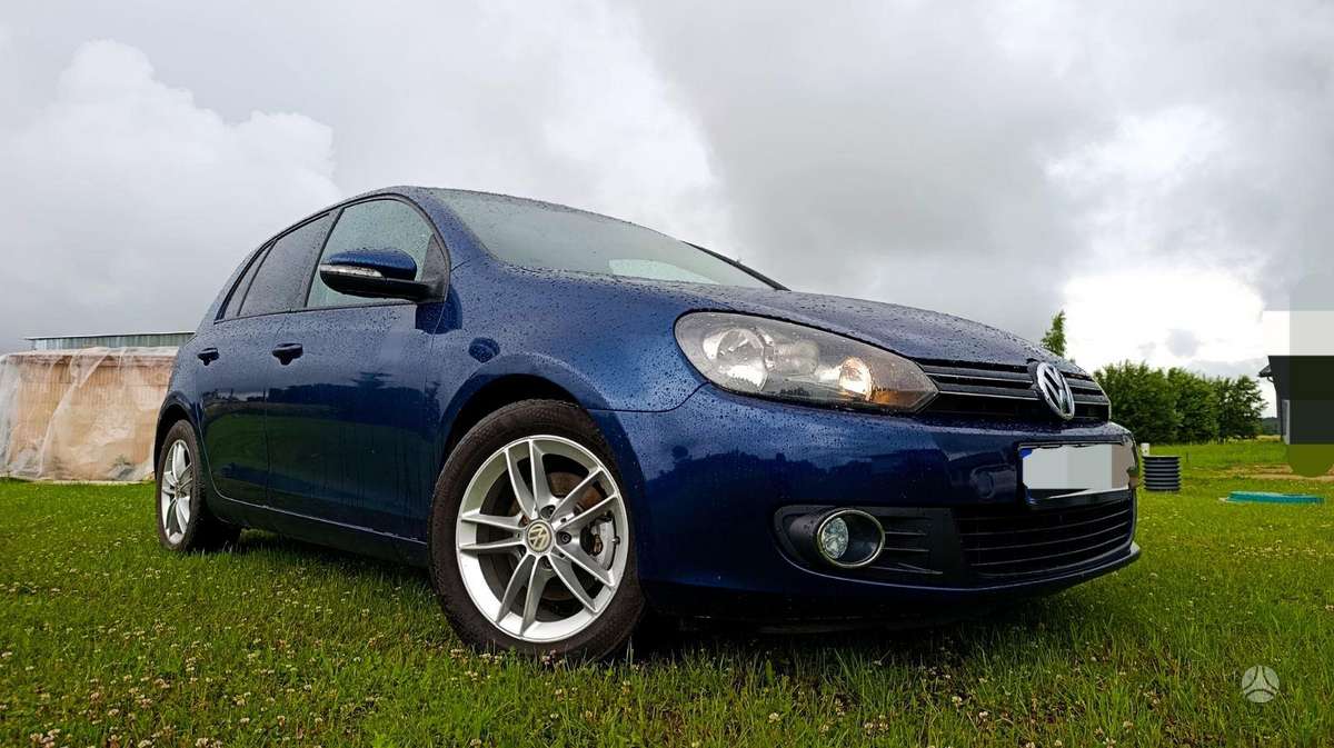 Volkswagen Golf - 1