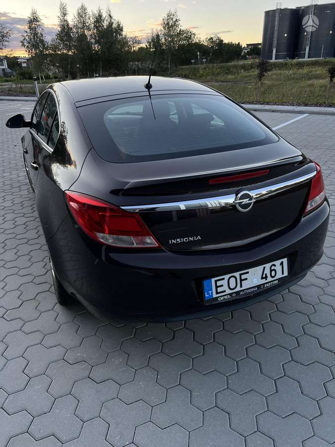 Opel Insignia, 1.8 l., hatchback