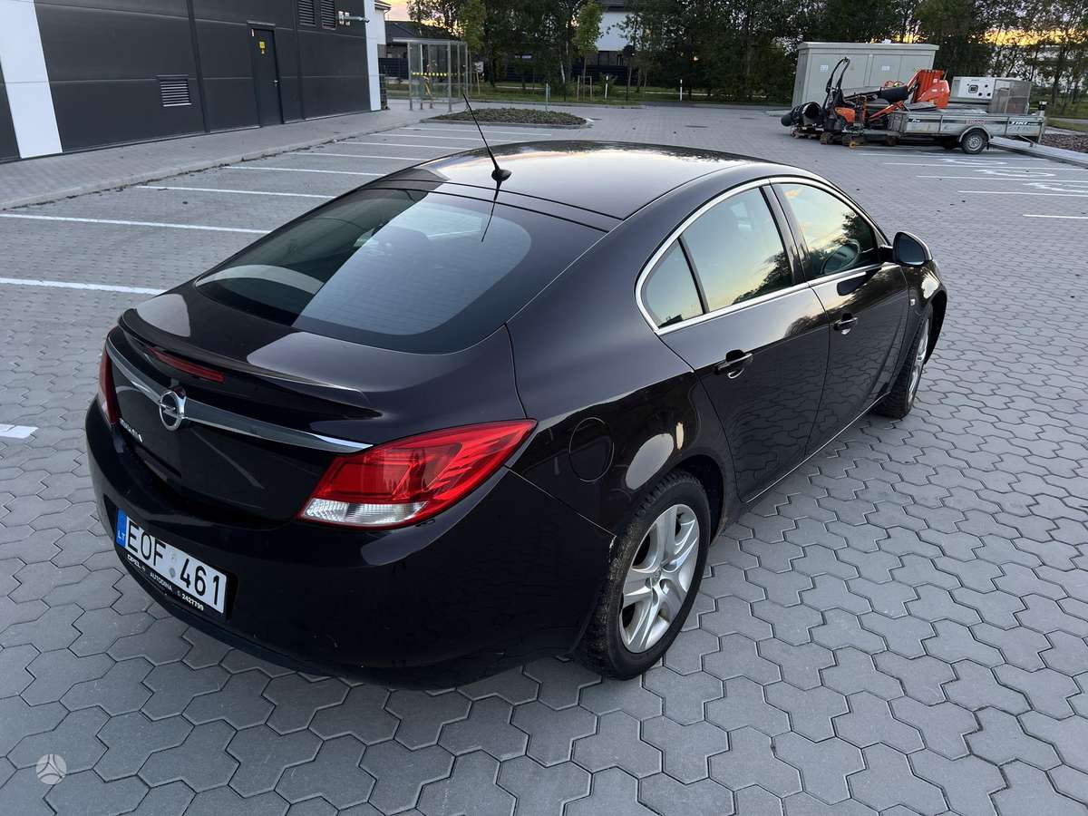 Opel Insignia, 1.8 l., Хэтчбек