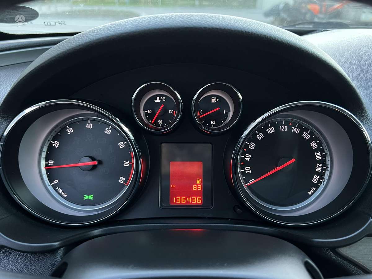 Opel Insignia, 1.8 l., Хэтчбек