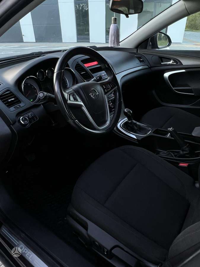 Opel Insignia, 1.8 l., Хэтчбек