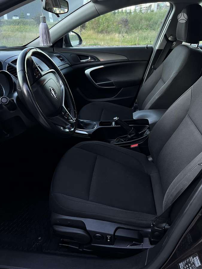 Opel Insignia, 1.8 l., hatchback