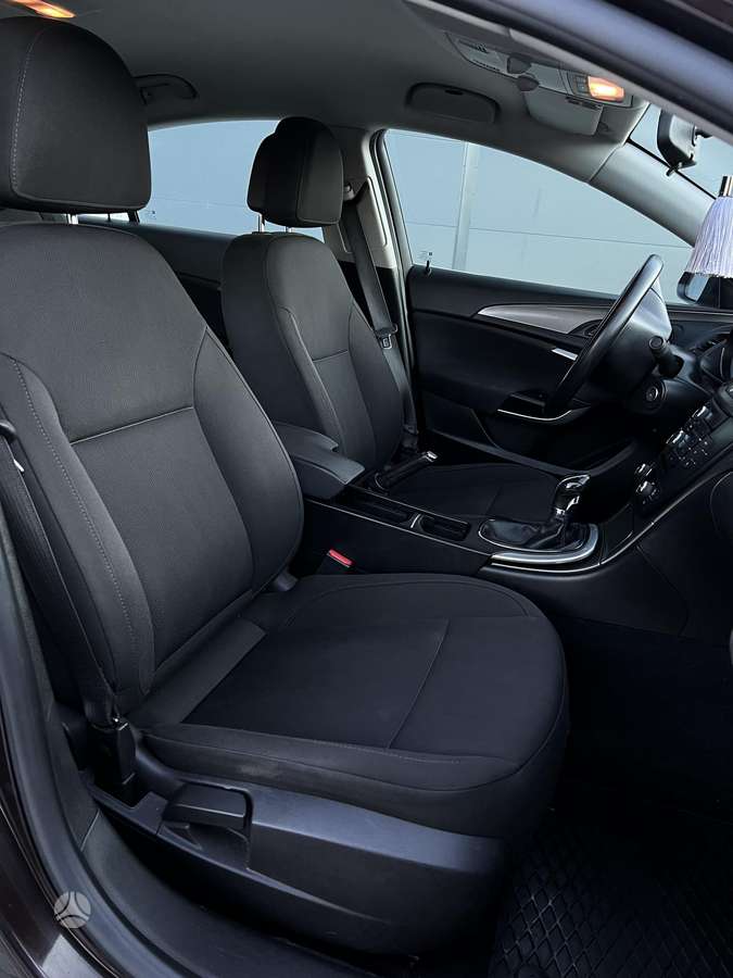 Opel Insignia, 1.8 l., hatchback