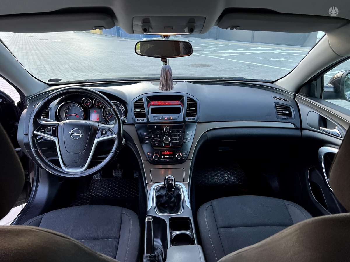 Opel Insignia, 1.8 l., hatchback