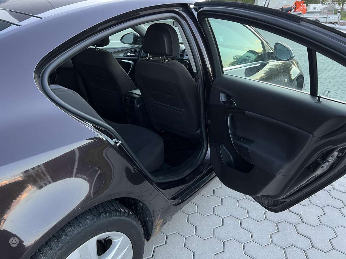 Opel Insignia, 1.8 l., Хэтчбек