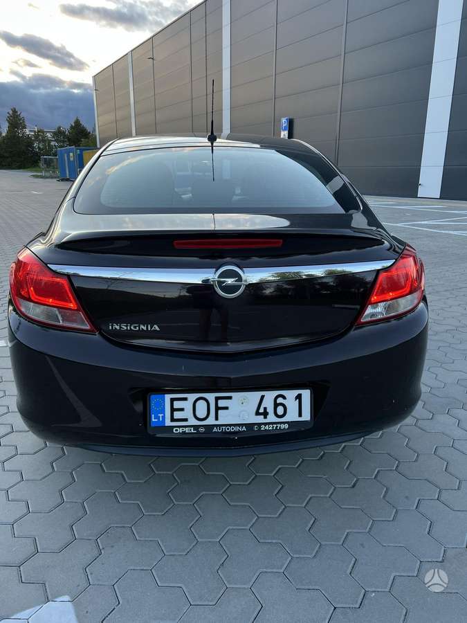 Opel Insignia, 1.8 l., Хэтчбек