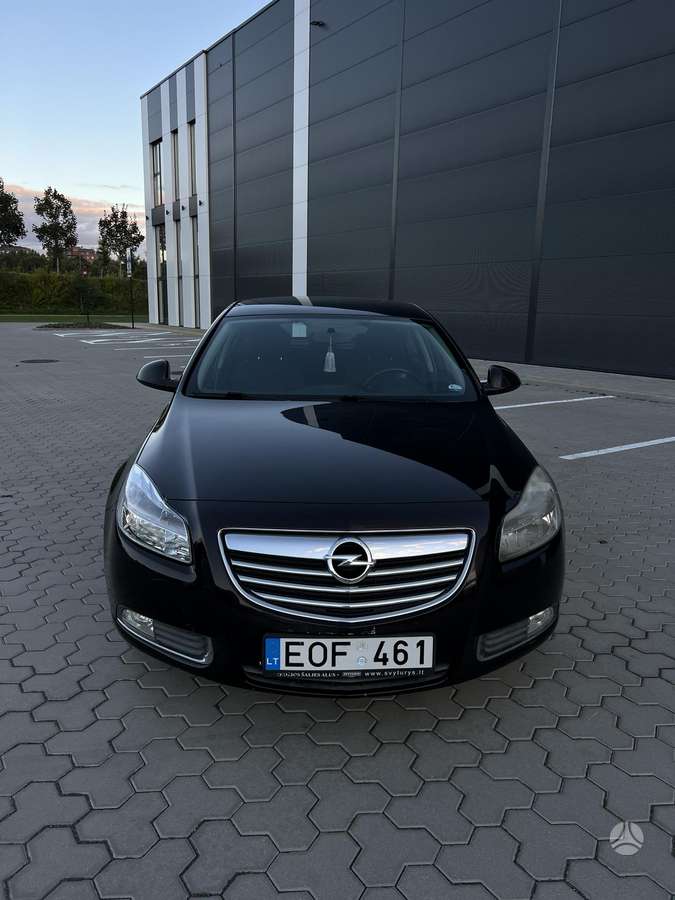 Opel Insignia, 1.8 l., Хэтчбек