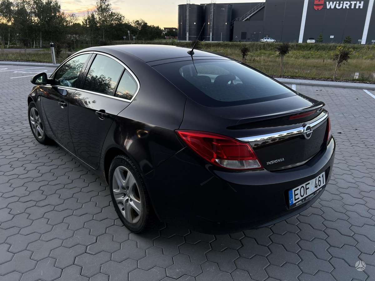 Opel Insignia, 1.8 l., Хэтчбек