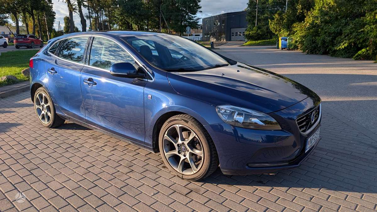 Volvo V40 - 2