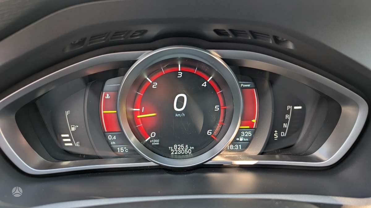 Volvo V40, 1.6 l., Хэтчбек
