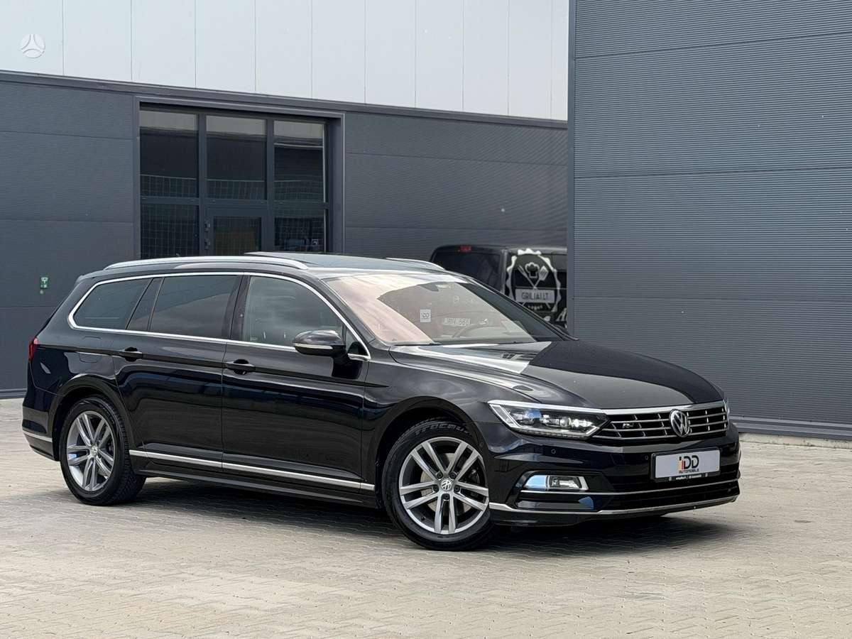 Volkswagen Passat - 1