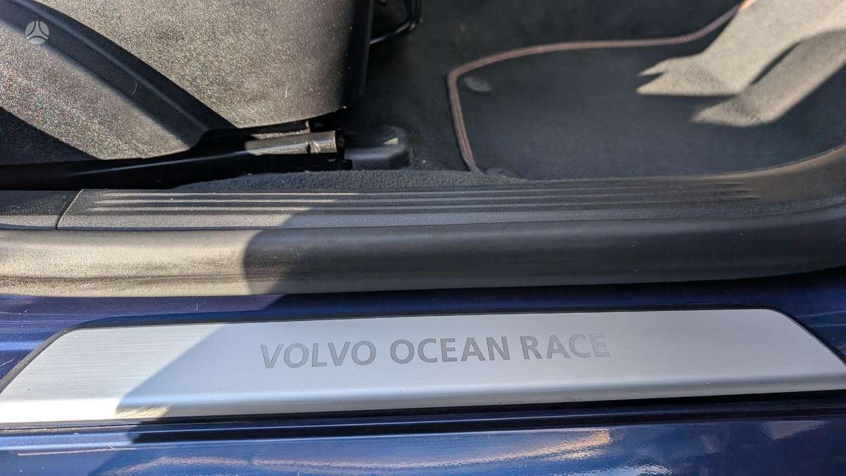 Volvo V40, 1.6 l., hatchback