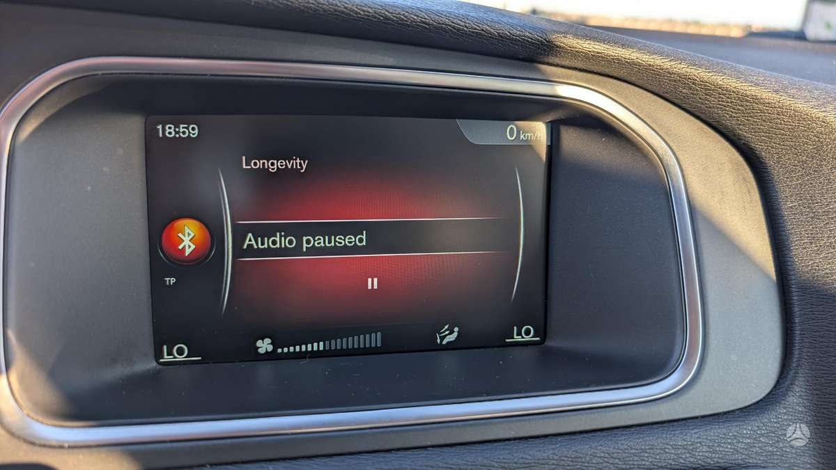 Volvo V40, 1.6 l., hatchback