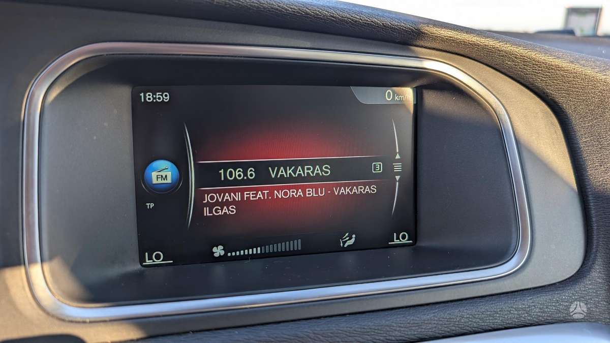 Volvo V40, 1.6 l., Хэтчбек
