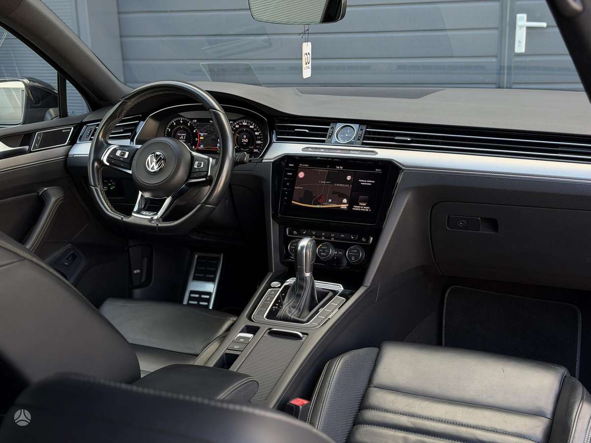 Volkswagen Passat - 2