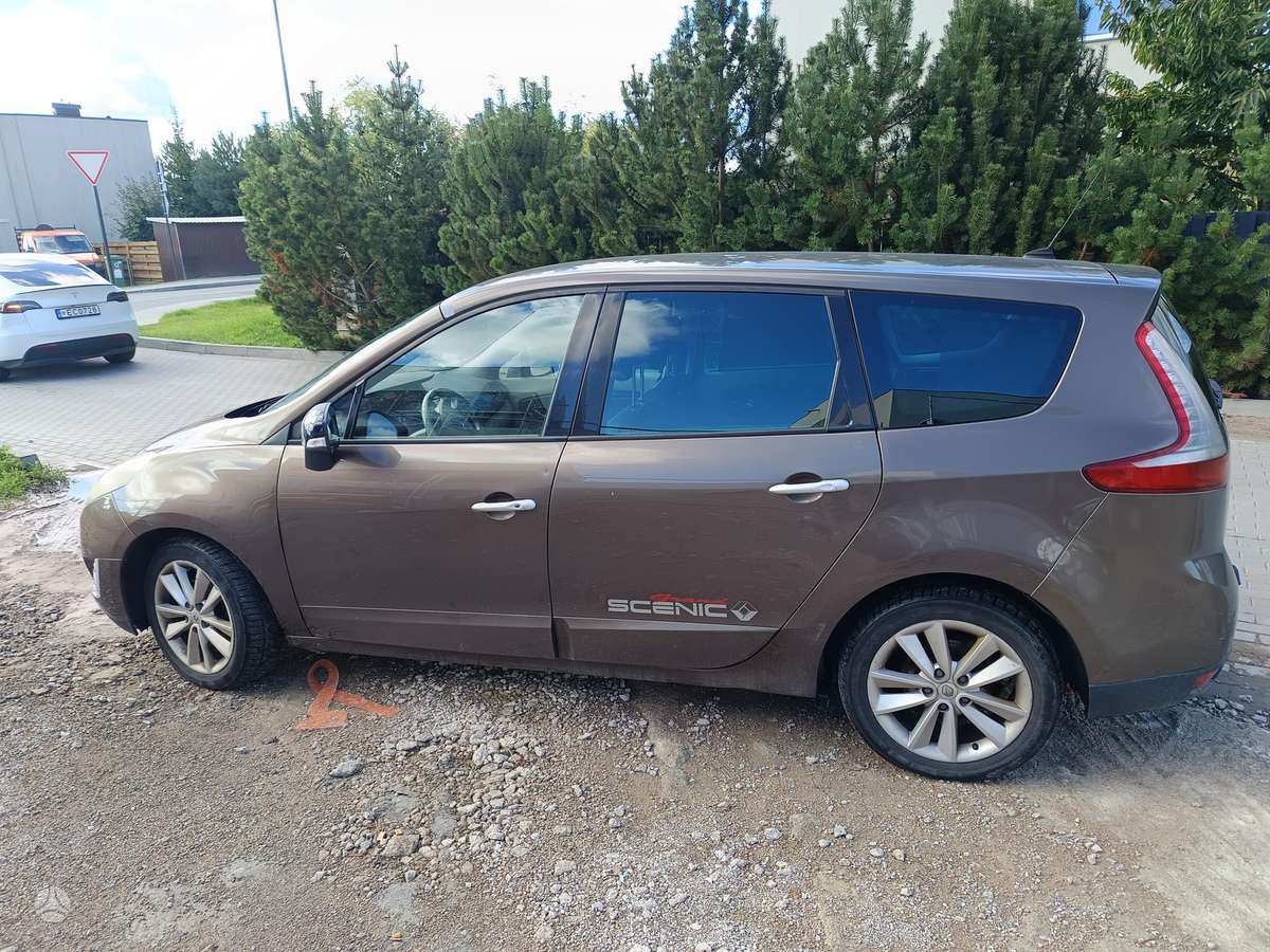 Renault Grand Scenic - 2