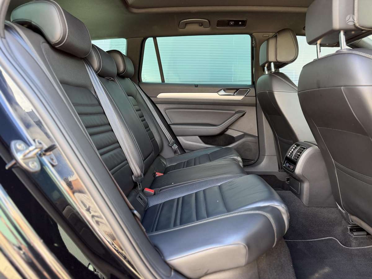 Volkswagen Passat - 12
