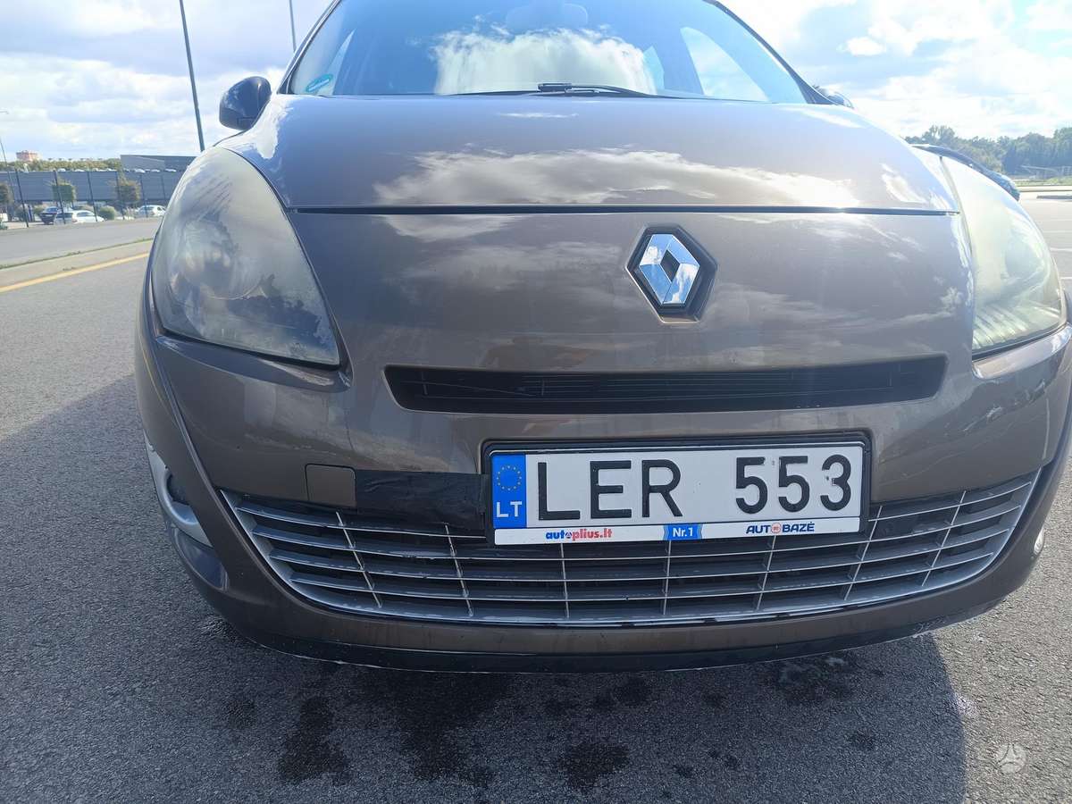 Renault Grand Scenic - 9