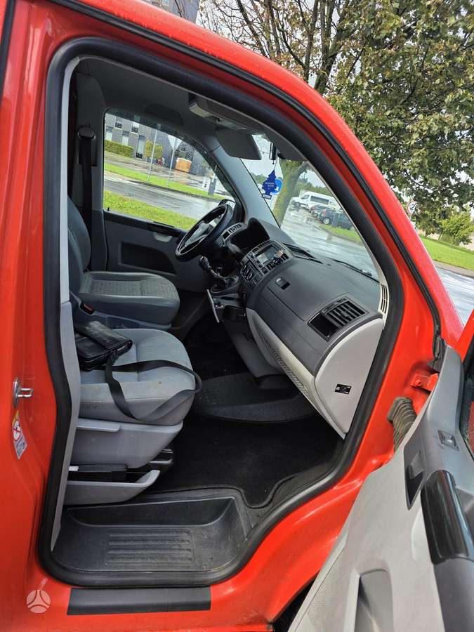 Volkswagen Transporter - 9