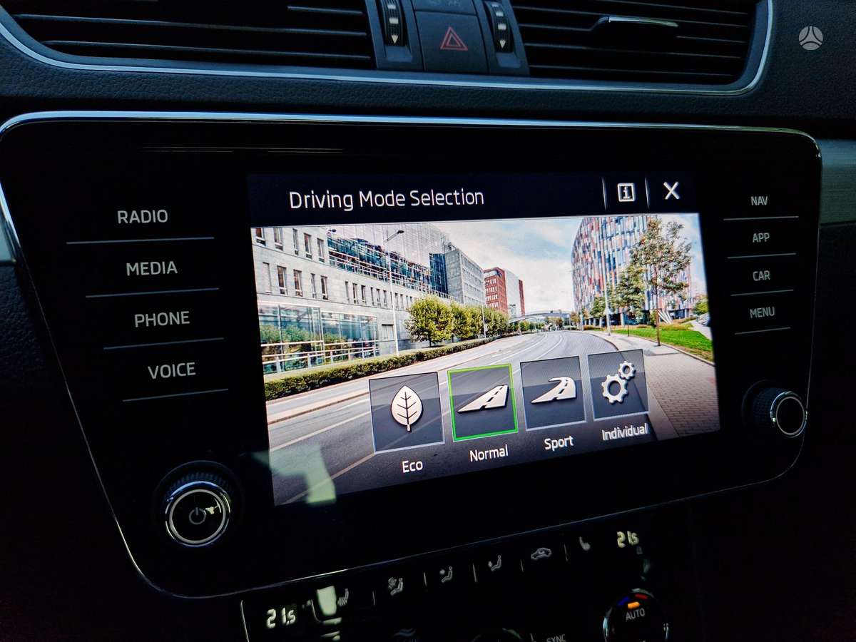 Skoda Superb, 2.0 l., Хэтчбек