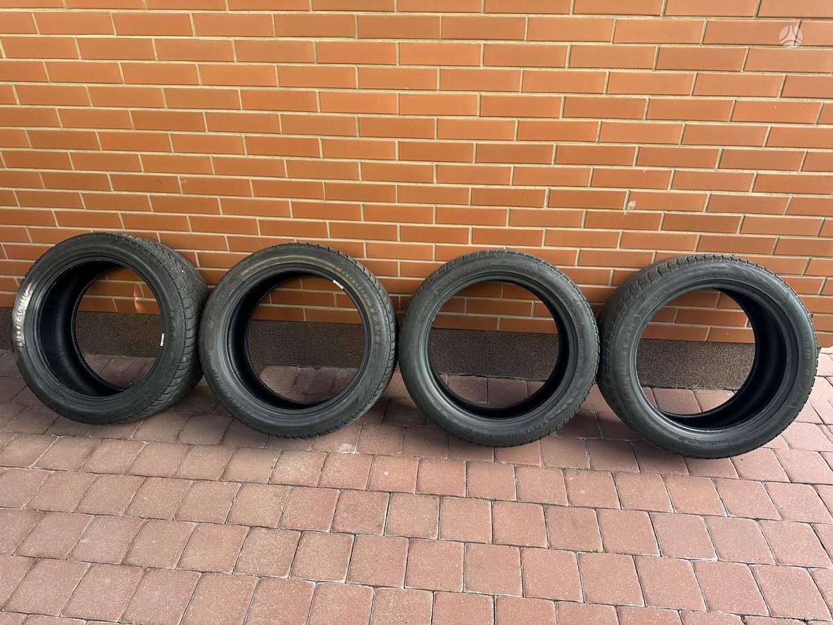 Goodyear Ultragrip 8 Performance, winter 245/45 R18